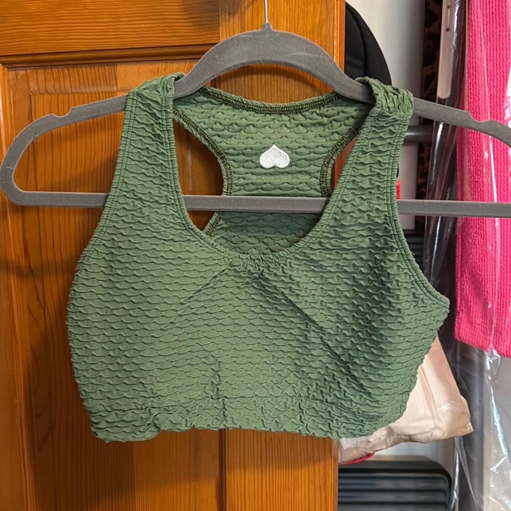 One size sport bra in light green